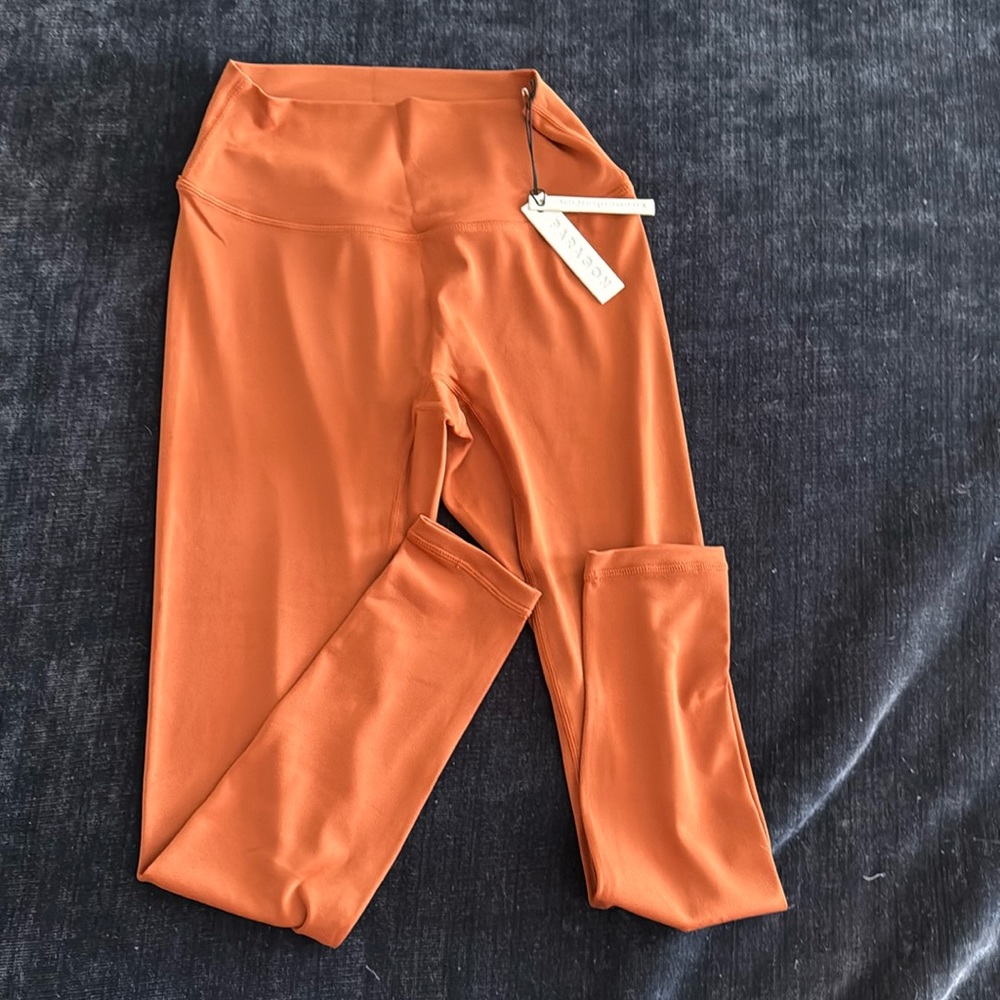 Paragon size medium leggings terracotta colored NWT